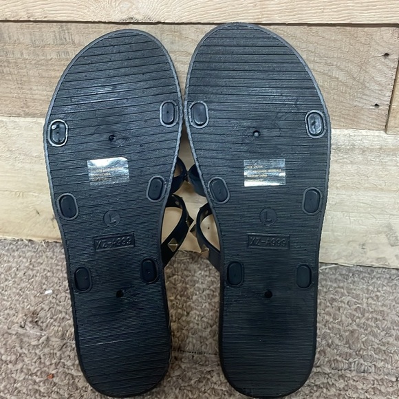 Via Rosa size 9/10 Black with Gold Studs Jelly Sandals with Gold Outline Trim - Picture 5 of 7